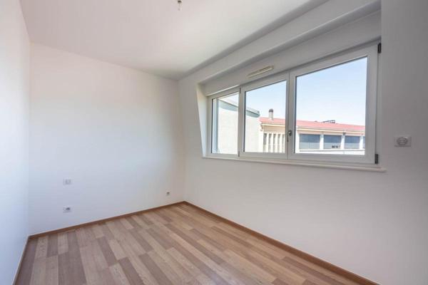 Location Appartement 7 pièces 184 m² - ÉPinal 88000