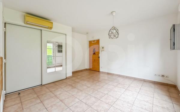 Appartement à vendre    1 pièce • 23,06 m2 Hyères