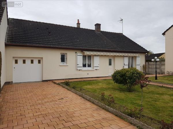 Maison à vendre à La Flèche dans la Sarthe (72200), ref : 1171