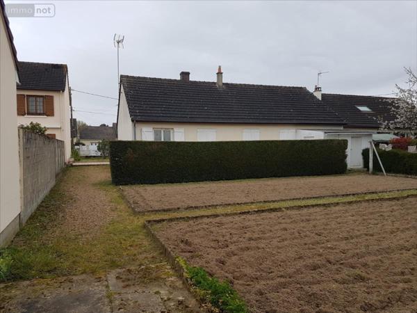 Maison à vendre à La Flèche dans la Sarthe (72200), ref : 1171