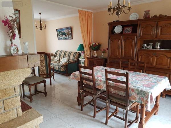 Maison à vendre à La Flèche dans la Sarthe (72200), ref : 1171