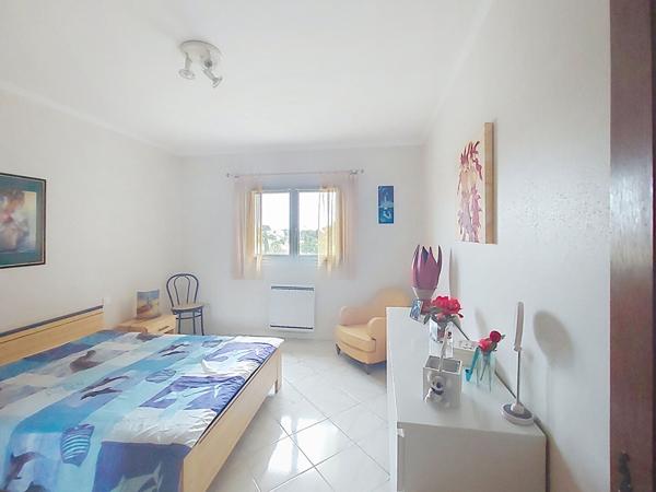 Villa La Seyne Sur Mer de 8 pièces de 221 m² avec piscine et garage sur un terrain de 886 m2