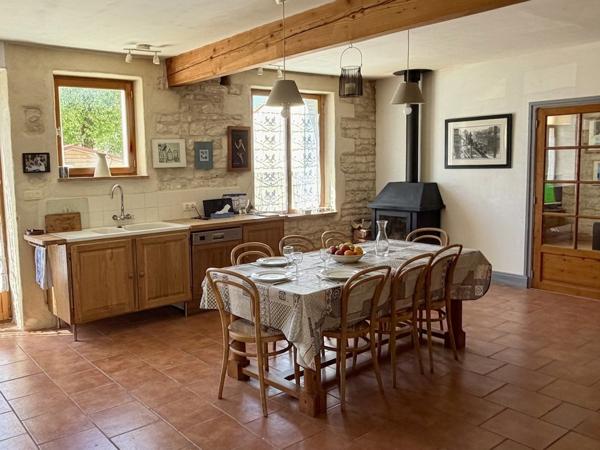 Prix exceptionel pour cette charmante maison entre Aulnay-de-Saintonge et Matha. Potentiel de faire une deuxième maison Fontaine chalendray