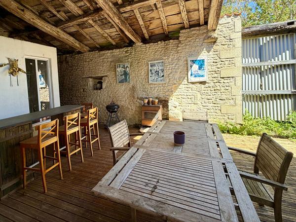 Prix exceptionel pour cette charmante maison entre Aulnay-de-Saintonge et Matha. Potentiel de faire une deuxième maison Fontaine chalendray