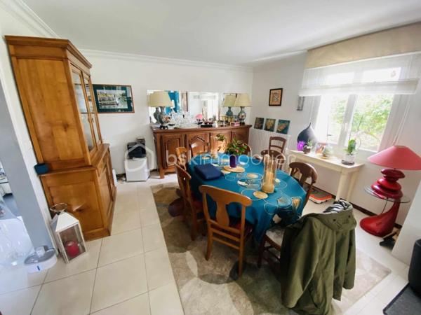 Maison contemporaine de 10 409 m²