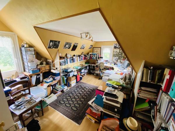 Maison contemporaine de 10 409 m²