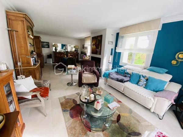 Maison contemporaine de 10 409 m²