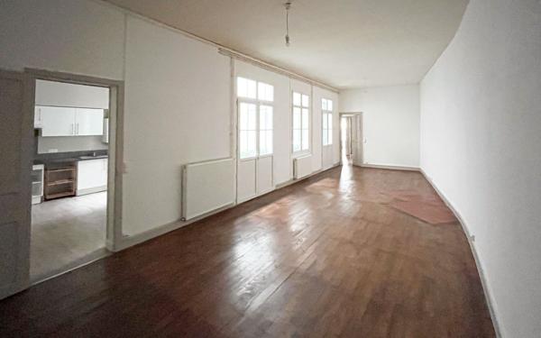 Appartement à vendre    3 pièces • 102,56 m2 Pau