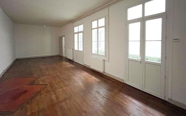 Appartement à vendre    3 pièces • 102,56 m2 Pau