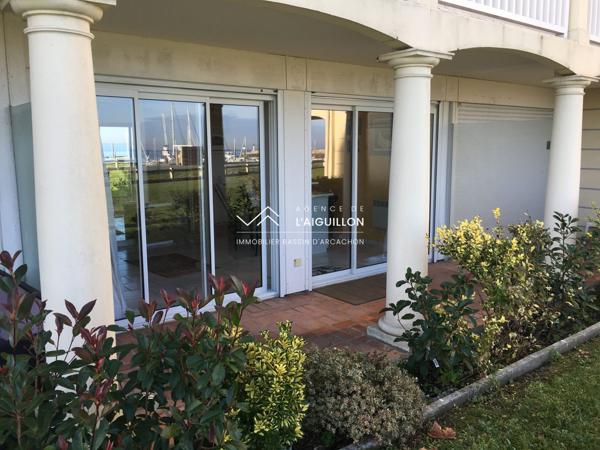 Studio 27 m2 face au port