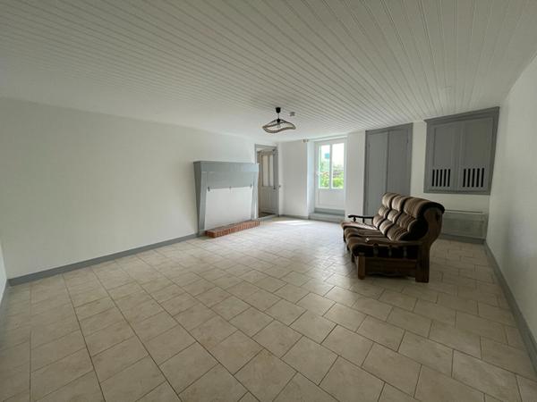 Maison à louer à Civray