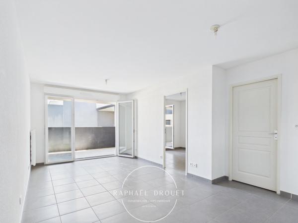 CASTELNAU-LE-LEZ (34) – T2 RÉCENT AVEC GRANDE TERRASSE ET GARAGE FERMÉ