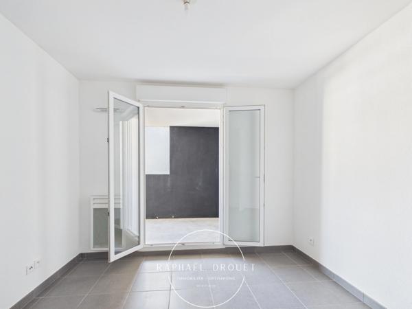 CASTELNAU-LE-LEZ (34) – T2 RÉCENT AVEC GRANDE TERRASSE ET GARAGE FERMÉ