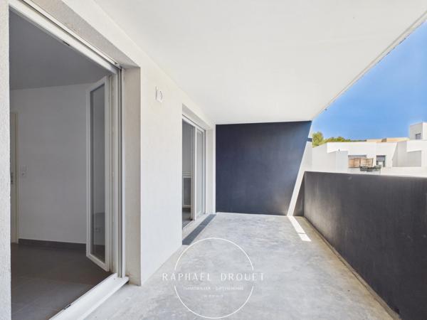 CASTELNAU-LE-LEZ (34) – T2 RÉCENT AVEC GRANDE TERRASSE ET GARAGE FERMÉ