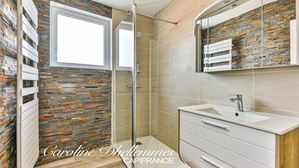 Maison contemporaine de 260M2 au DPE classé A, en plein quartier prisé de la Pironnière aux Sables d'Olonne !