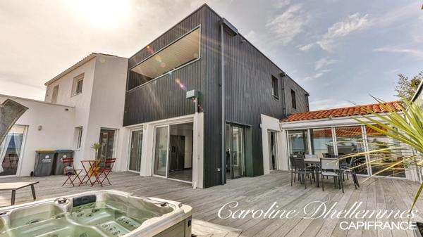 Maison contemporaine de 260M2 au DPE classé A, en plein quartier prisé de la Pironnière aux Sables d'Olonne !