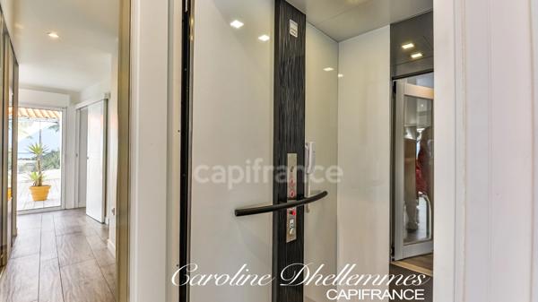 Maison contemporaine de 260M2 au DPE classé A, en plein quartier prisé de la Pironnière aux Sables d'Olonne !