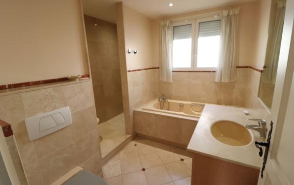 Vente Maison Maison de Ville 3 Faces de 144 m² Perpignan   