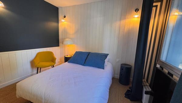 VILLA D'ARCHITECTE PLAIN-PIED PROCHE BASSIN