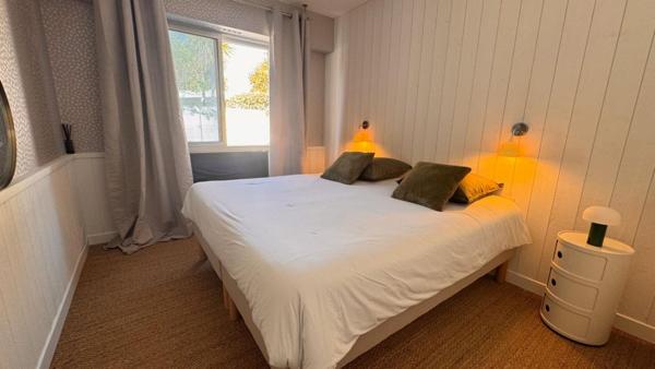 VILLA D'ARCHITECTE PLAIN-PIED PROCHE BASSIN