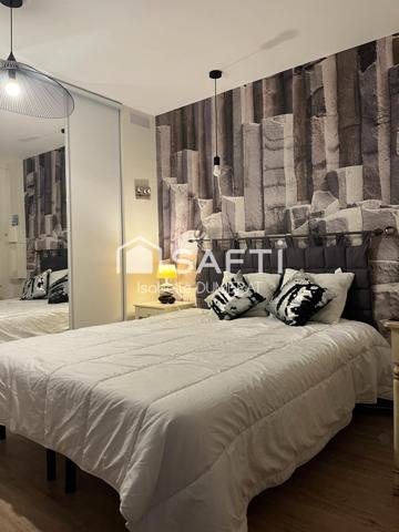 T2 avec vue sur l'entrée du port des Sables