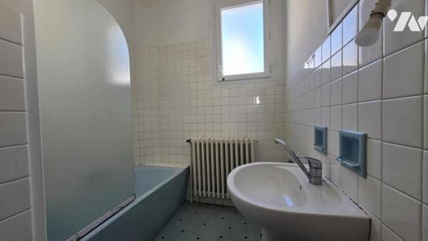 Vente immeuble mixte à Saint-Michel-Chef-Chef.