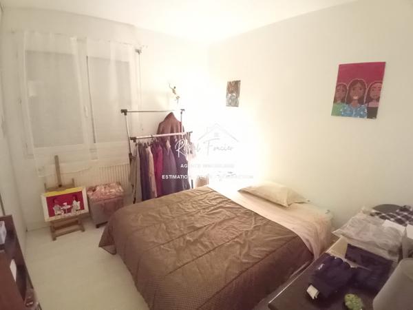 Vue sur la rivière, magnifique plain pied, sis dans une résidence