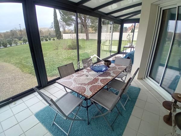 Vue sur la rivière, magnifique plain pied, sis dans une résidence