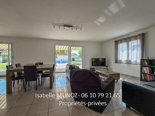 Maison Plain pied F5 de 149 m2, DPE A, piscine, dépendances, panneaux solaires, jardin