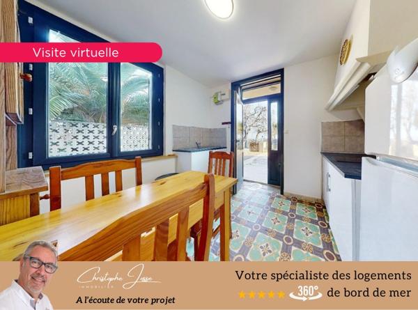 Ensemble immobilier en rdc dans Demeure de caractère vue mer