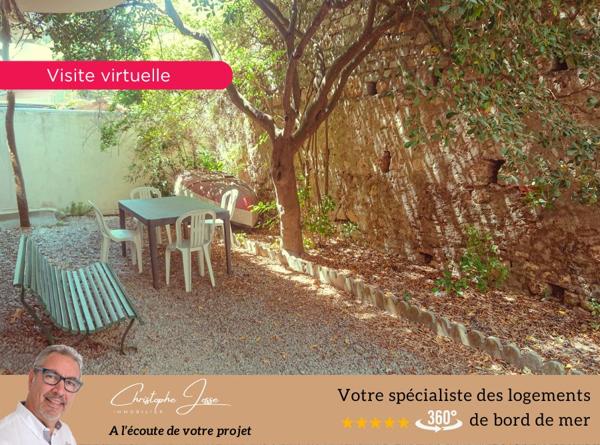 Ensemble immobilier en rdc dans Demeure de caractère vue mer