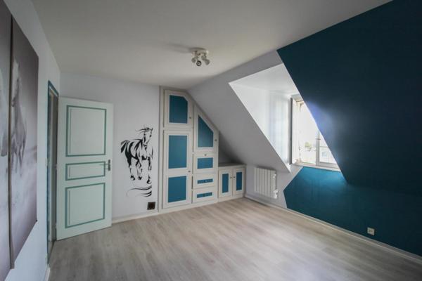 Maison d'artisans, spacieuse avec fort potentiel !