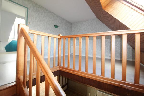 Maison d'artisans, spacieuse avec fort potentiel !