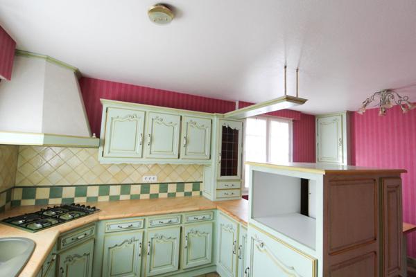 Maison d'artisans, spacieuse avec fort potentiel !