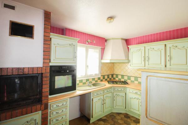 Maison d'artisans, spacieuse avec fort potentiel !