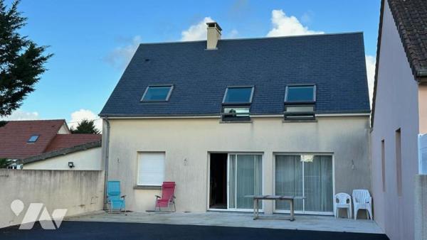 SAINT-GERMAIN-SUR-AY, proche de la mer, maison d'habitation construite en 2006