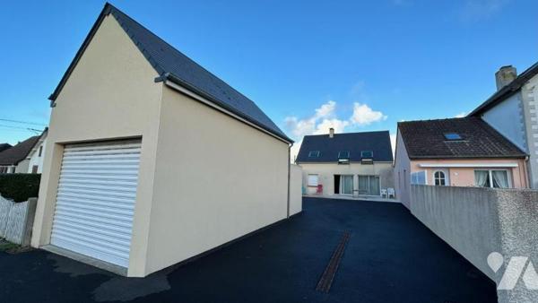 SAINT-GERMAIN-SUR-AY, proche de la mer, maison d'habitation construite en 2006