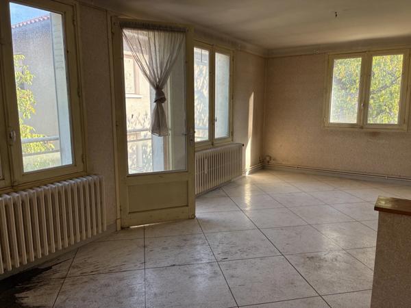 Maison à saisir à Millau – 4 chambres et jardin de 476 m²
