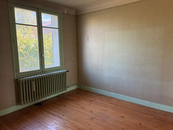 Maison à saisir à Millau – 4 chambres et jardin de 476 m²
