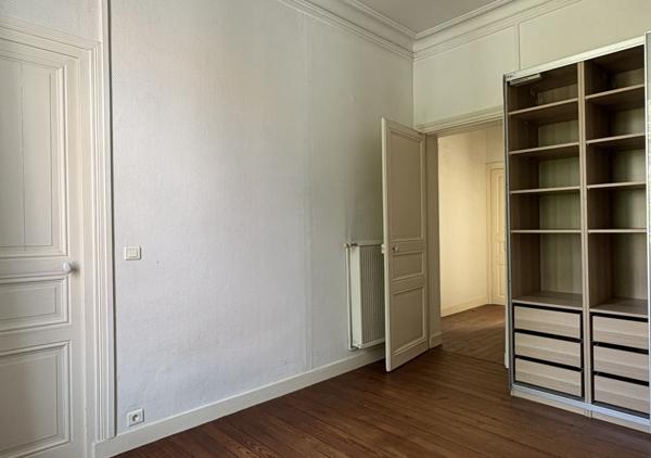 Appartement T2 de caractère de 49,59 m² - Charme de l'ancien entre Monselet et Viarme