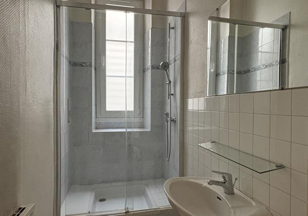 Appartement T2 de caractère de 49,59 m² - Charme de l'ancien entre Monselet et Viarme