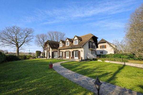 Maison standing 4 chambres – grand terrain arboré – sous-sol total