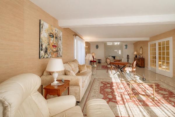 Maison standing 4 chambres – grand terrain arboré – sous-sol total