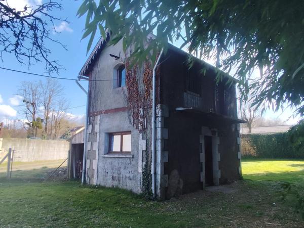 MAISON DE PLAIN PIED - PARC - BORD RIVIERE - RARE
