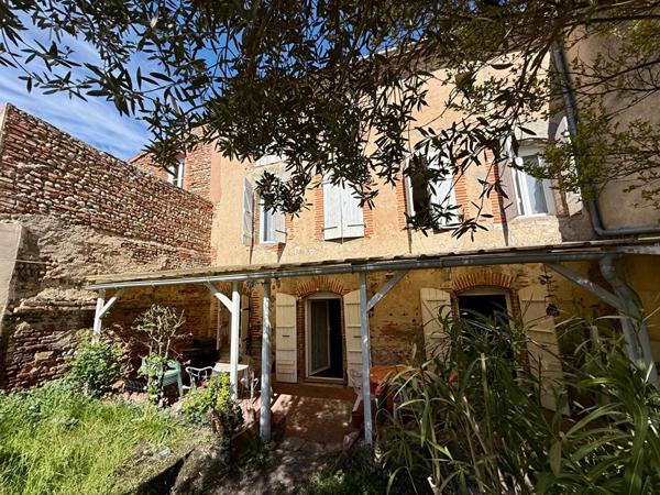 MAZERES : Rare en hypercentre ! Maison de caractere avec jardin et garage