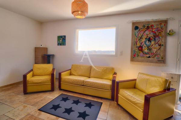 VILLA DE 87M2 AVEC TERRASSE PISCINE PARKING ET ABRI JARDIN