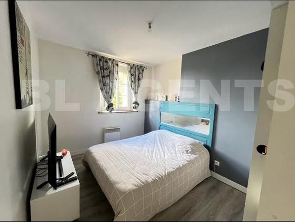 Ensemble immobilier de 8 appartements T2 meublés + 1 local commercial – Excellente rentabilité