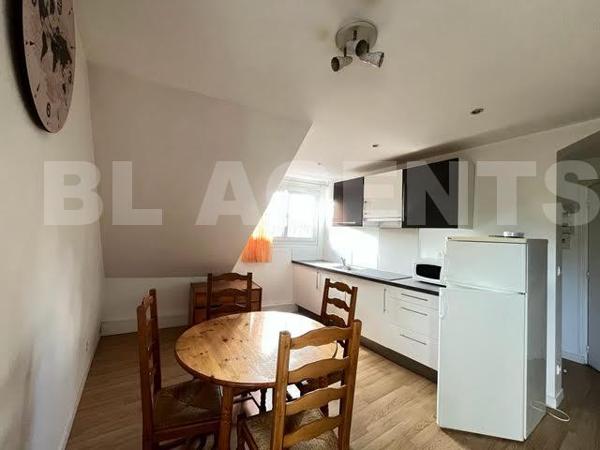 Ensemble immobilier de 8 appartements T2 meublés + 1 local commercial – Excellente rentabilité