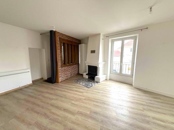 Gazeran centre 3 chambres 66 m² avec cave et stationnement