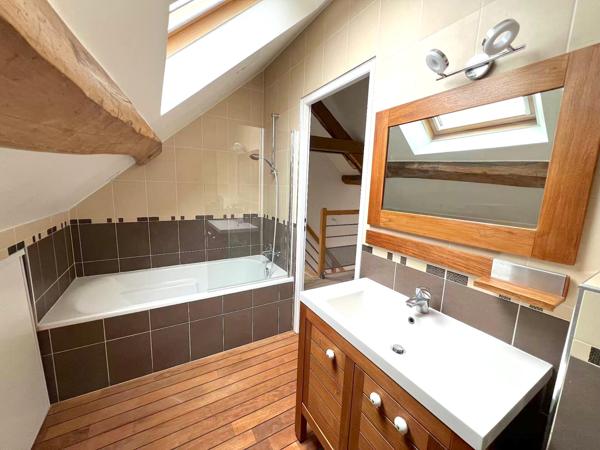 Gazeran centre 3 chambres 66 m² avec cave et stationnement